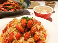 -肥肥虾庄·金牌油焖大虾(汉街SKP店)
