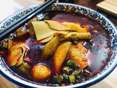 红油米线加豆皮-老字号杨坡红油米线腊汁肉夹馍(东四道巷店)