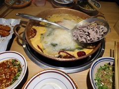 -洱火云南酸菜牛肉火锅(石景山当代商城店)