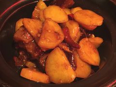 红烧肉土豆片-我家小馆(江汉路店)