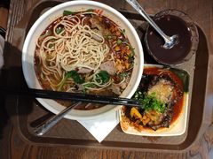 -爆炸头阿姨小四川正宗川味小吃(无任何分店)