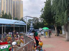 -滨河世纪广场公园