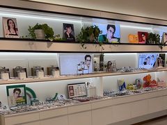 -J-Optical佳视明眼镜·蔡司视觉(青岛金茂览秀城店)