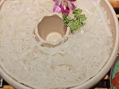 -老牌坊云南鱼豆花火锅(爱建店)