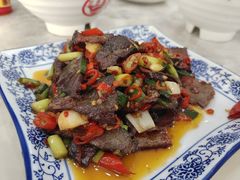 大蒜炒腊肉-红色湘菜馆(春风店)