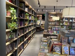 -魔方城市书房(中街益田店)