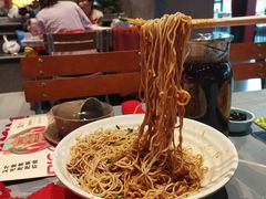 -肥肥虾庄·金牌油焖大虾(杨园滨江时代walk店)