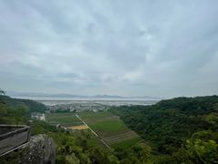 -伍山海滨石窟
