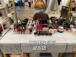 -现代经典婚纱摄影