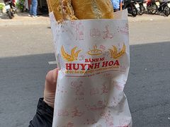 -Bánh Mì Huynh Hoa