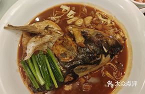 Stewed Large Fish Head from Qiandao Lake