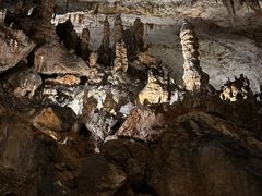 -波斯托伊纳溶洞