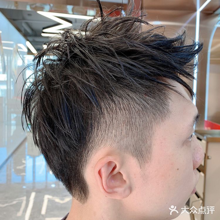 增加发型蓬松度的锡纸烫,长度不建议太长,5-7公分最佳