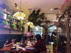 大堂-清真·噃茄树黄柿子火锅