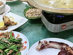 -鹤乡东北菜(崮山路店)