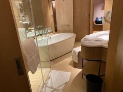 -上海佘山世茂艾美酒店