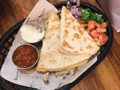 鸡肉小麦饼ChickenQuesadil-Liberty Brewing Co·曼哈顿餐吧