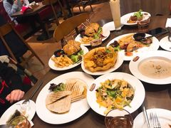 -拉亚汉堡经典餐厅(商城路店)