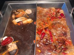 -老牌坊云南鱼豆花火锅(哈西万达店)