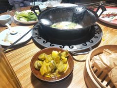 -茸梅路右拐龙虾-农家菜(松江店)