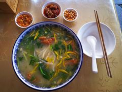 -桥馫源蒙自过桥米线(蒙自店)