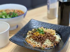 -李与白包子铺(桐梓林店)