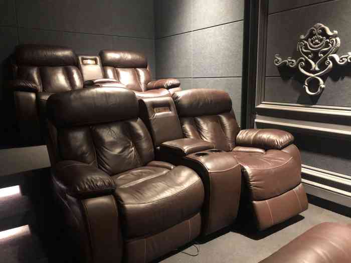 白玉兰广场虽然人气严重不足但是楼上的cgv影城倒是环境好的不得了