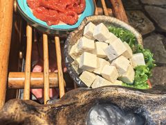 -老牌坊云南鱼豆花火锅(爱建店)