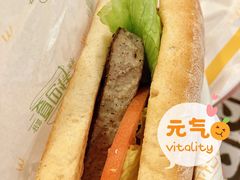原切牛排汉堡-麦当劳(上海虹桥站30B检票口楼上)