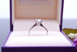 DSC_1092-威德钻石-克拉钻大本营(南京东路店)