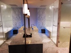 -上海虹桥西郊假日酒店