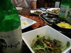 泡菜饼和玛克丽米酒-向阳庄烧烤店(望京西园店)