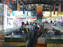 -三亚火车头万人海鲜广场