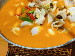 -老滇山寨•云南特色菜•地方菜•民族风情歌舞表演(金碧店)