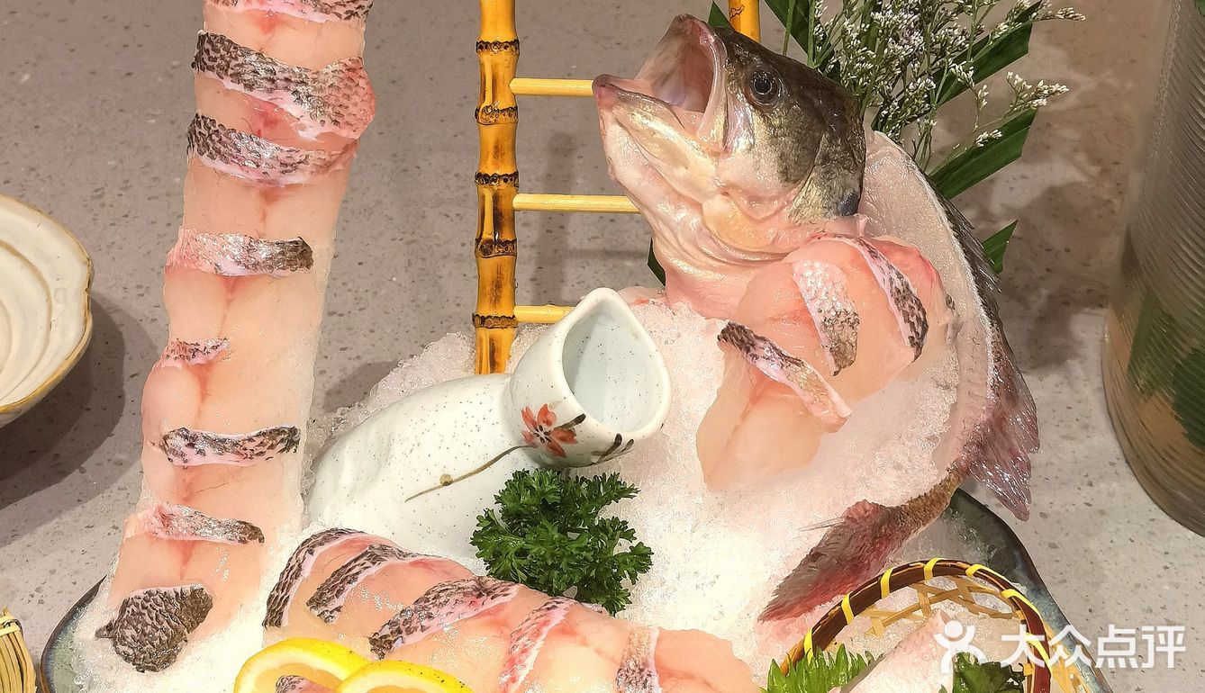 杭州美食新体验，在森林中吃火锅🌵