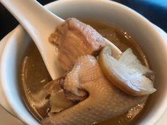 松茸竹荪炖乳鸽-环球港凯悦 · 享悦中餐厅