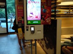 -麦当劳(杭州西湖银泰百货店)