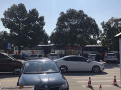 -平望服务区·停车场