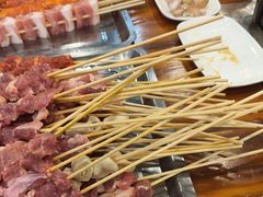 -哈尔滨小酒馆·鲜肉现穿自助烧烤(康新花园店)