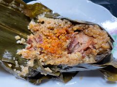 咸蛋黄肉粽-白玉兰传统小吃