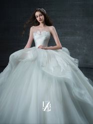 -Renee芮亦婚纱(原丽莎)