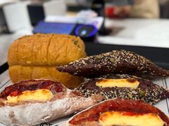 -HOT CRUSH趁热集合·现烤面包(上海环球港店)