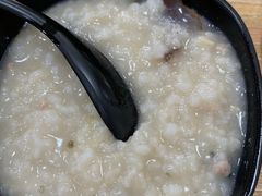 皮蛋瘦肉粥-吃不亏特色包子(三峡广场店)