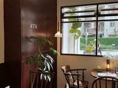 -Café Monson