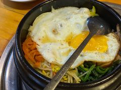 传统石锅拌饭-唯成•韩国炭火烤肉 유성고기