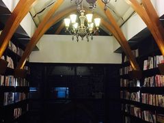 -钟书阁(松江泰晤士小镇店)