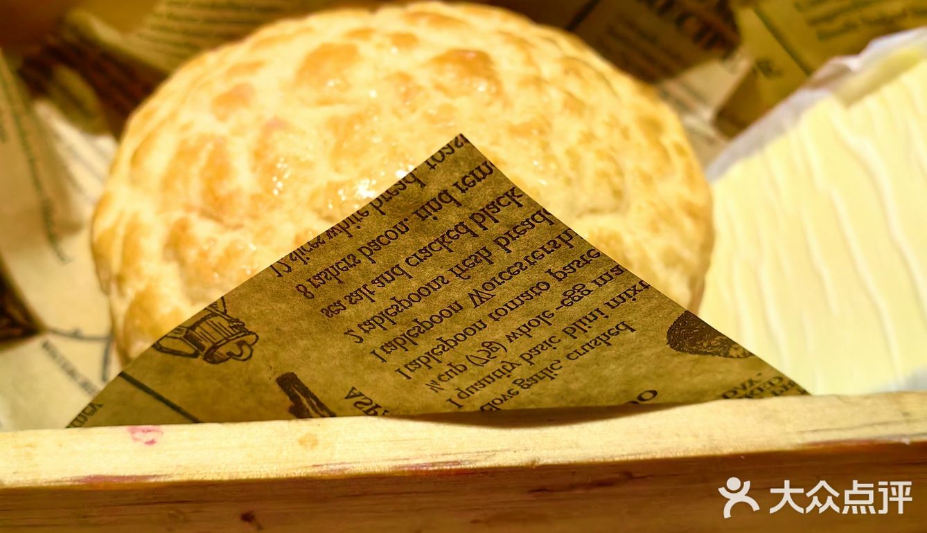 姜育恒演唱会前夕的避风塘觅食