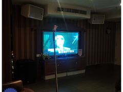 -唯爱KTV聚会餐厅(仙林东城汇店)