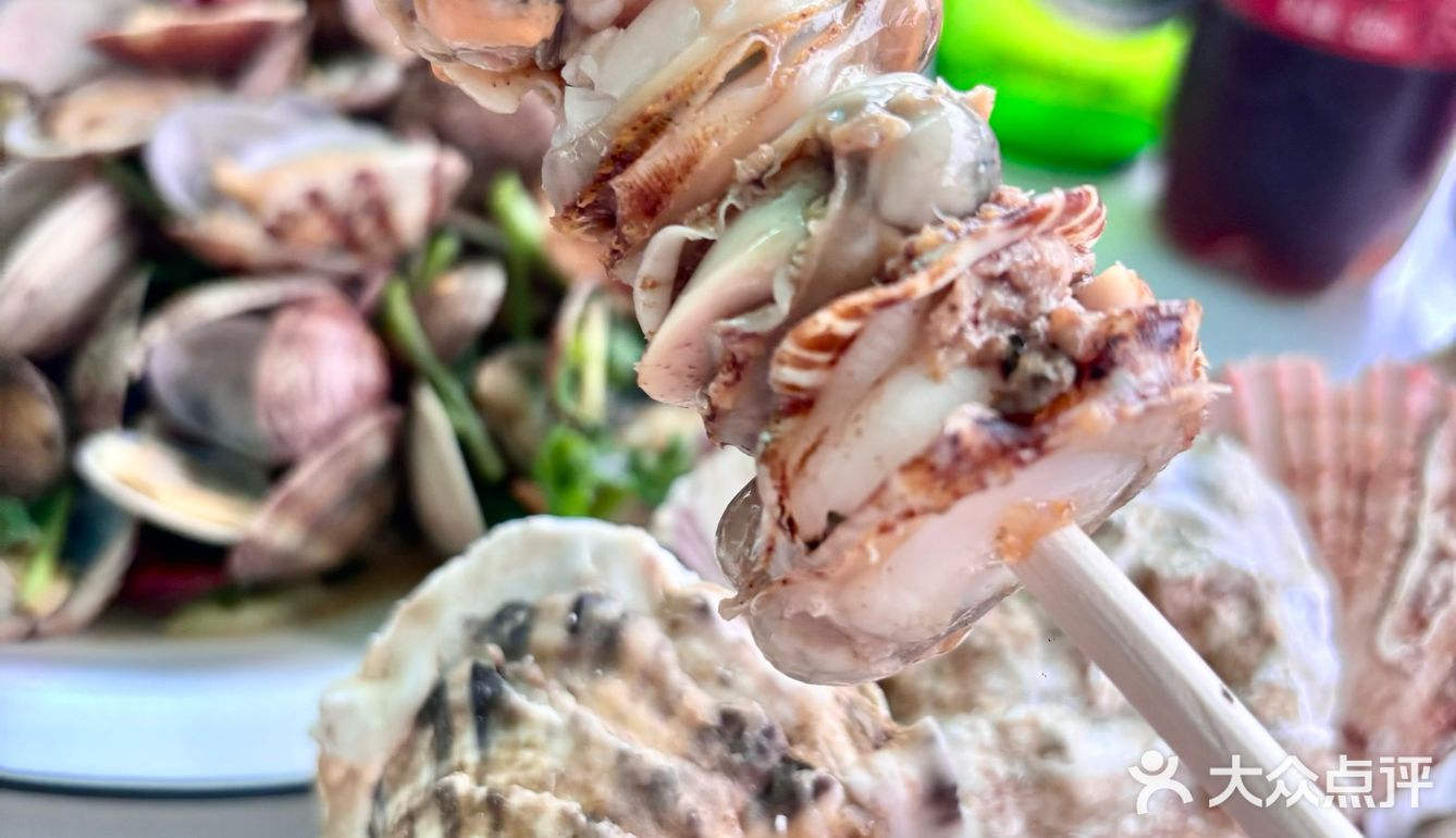 逛完啤酒城，正好来品尝美食啦~