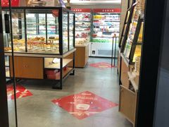 面包甜点陈列柜-Marina厨房·ALA精酿(月湖盛园店)